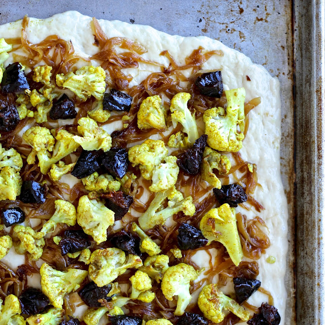 #cauliflower #driedplums #flatbread
