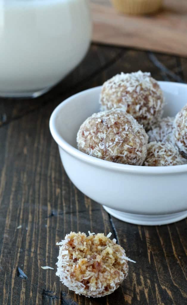 #coconut #cashew #blissballs #thefoodiephysician #HelloNutchello