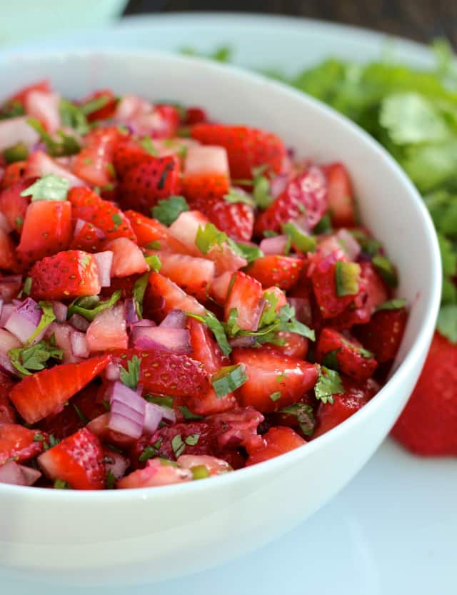  #thefoodiephysician #salsa #strawberry #jalapeño
