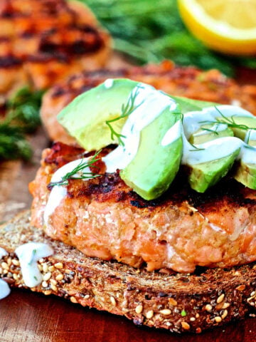 Salmon Burgers with Dill Yogurt Sauce