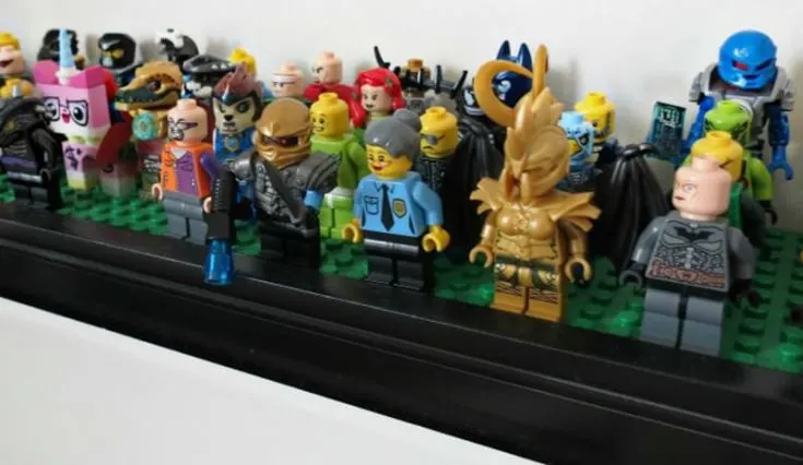 DIY Lego Minifigure Shelf