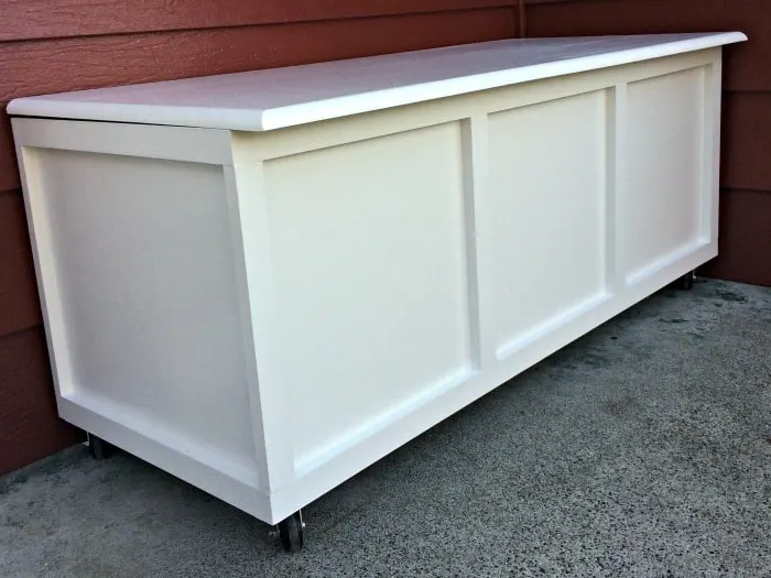 DIY outdoor storage bench