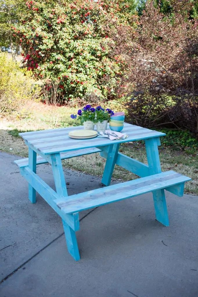 Image for How to Build a Pallet Picnic Table