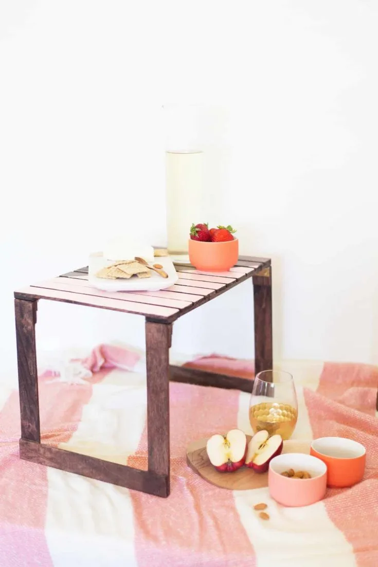 picnic blanket table