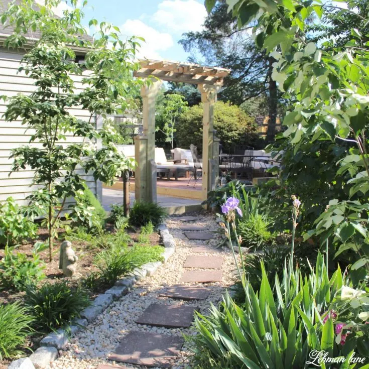 Image for DIY Wooden Arbor for the Garden Patio