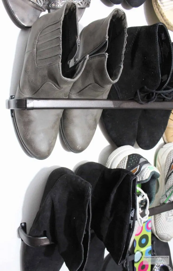 curtain rod shoe organizer