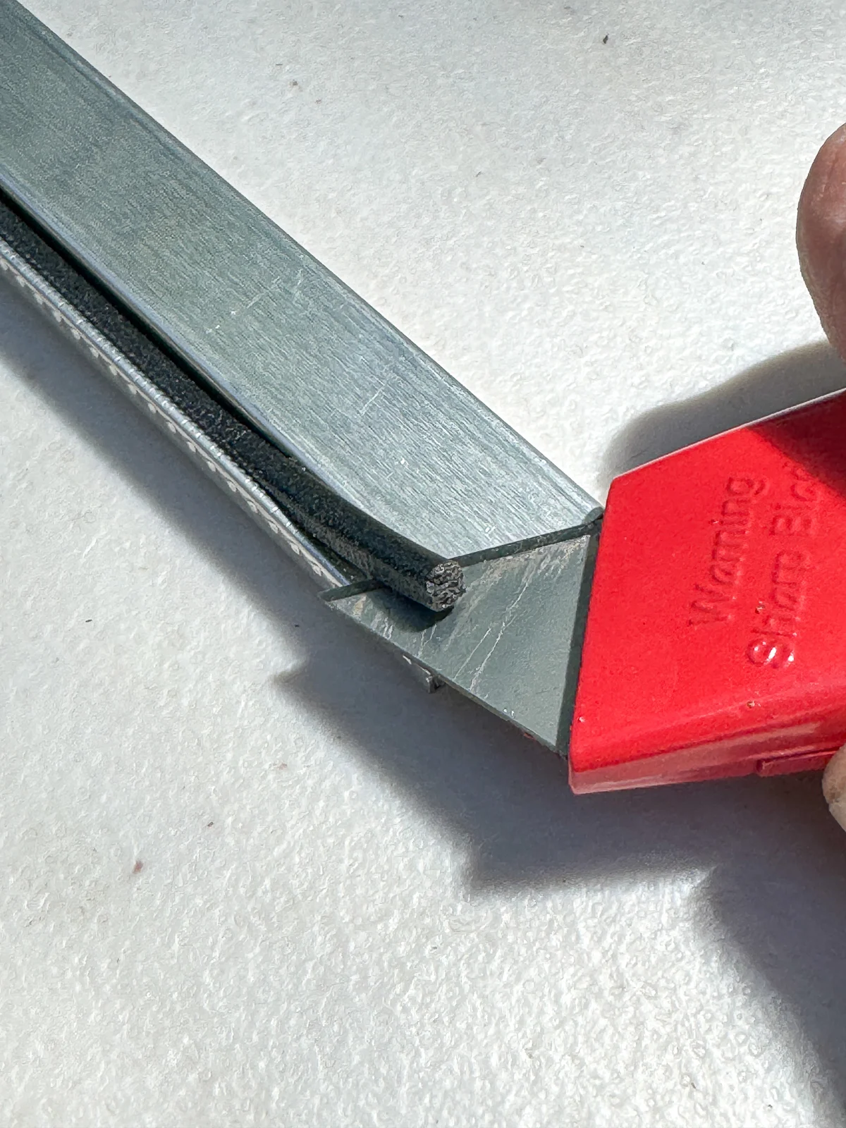 pulling out spline from window screen frame kit