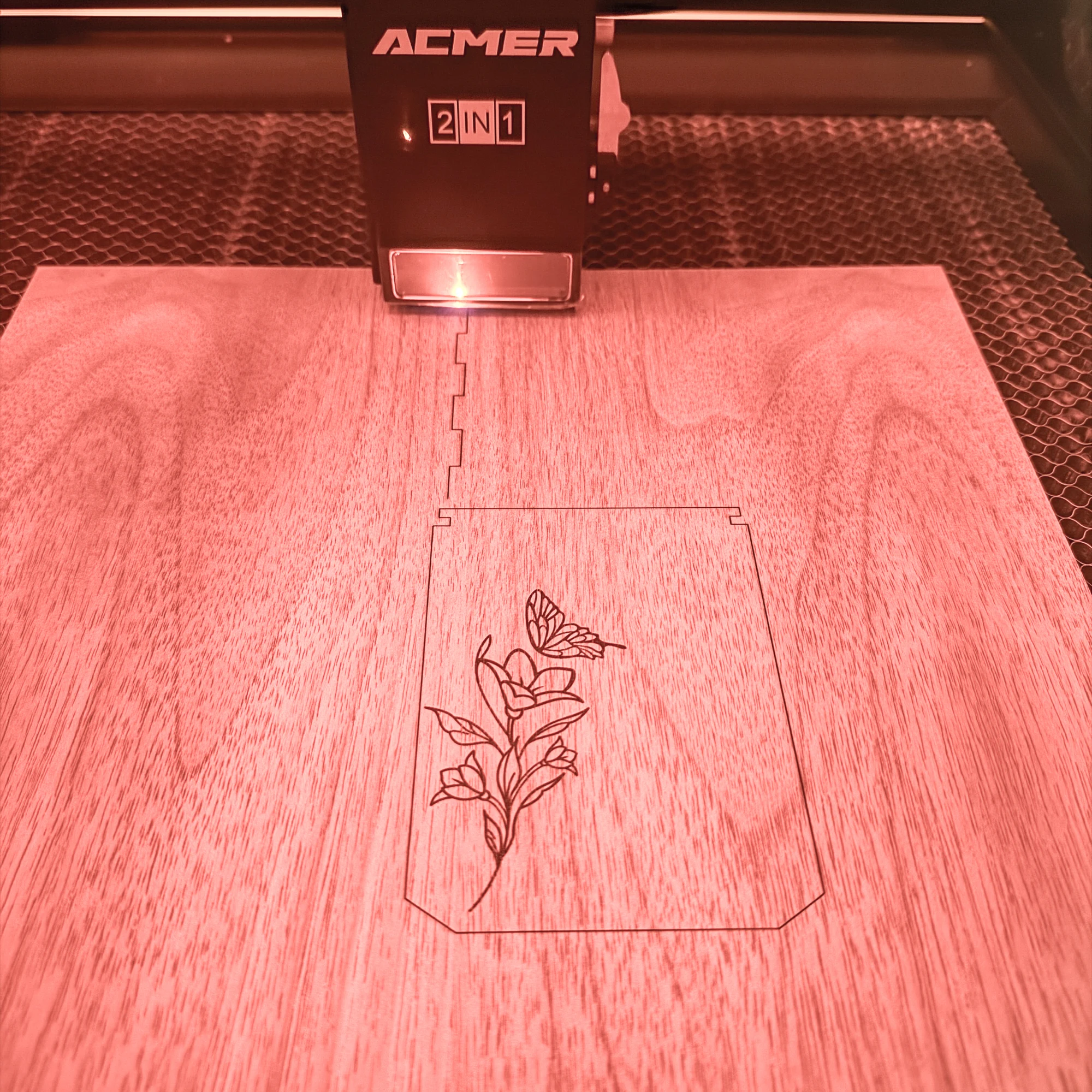 cutting out the jewelry box with the ACMER P3 2-in-1 laser